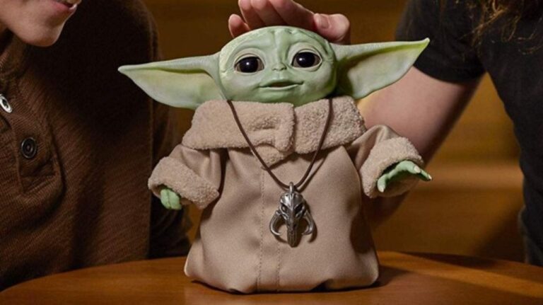Hasbro lanza un Baby Yoda que parece real